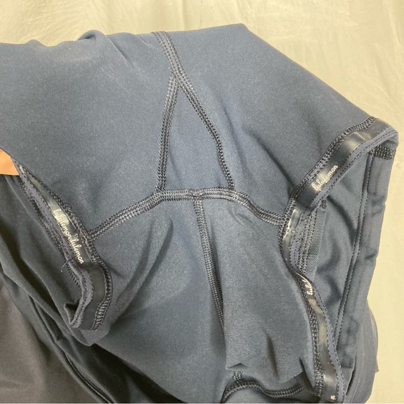 Lululemon skort - Picture 6 of 6